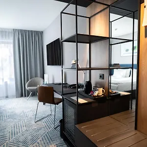 Hotel Q, Breslavia
